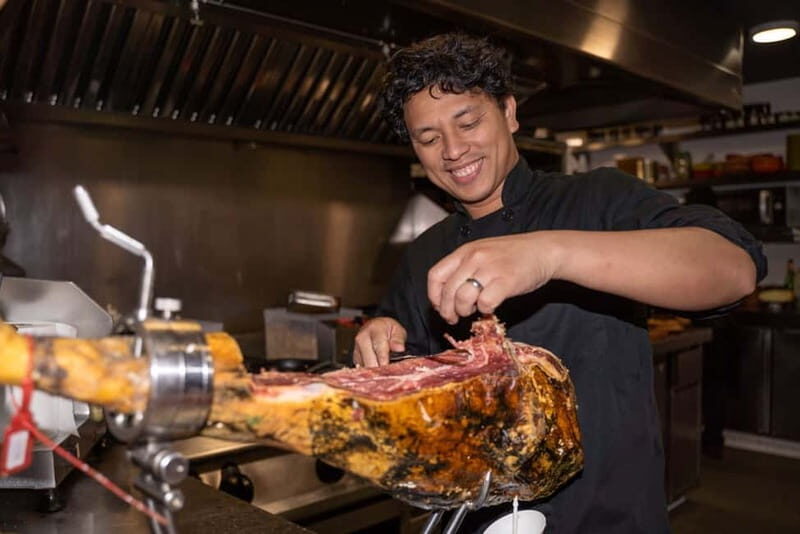 Barcelona: Tapas and Drinks Tour of Old Town - Good To Know