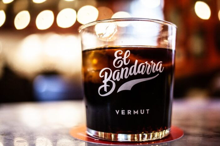 Barcelona: Tapas Food and Wine Tour in La Barceloneta - Tapas and Drinks: Discovering Spanish Culinary Delights
