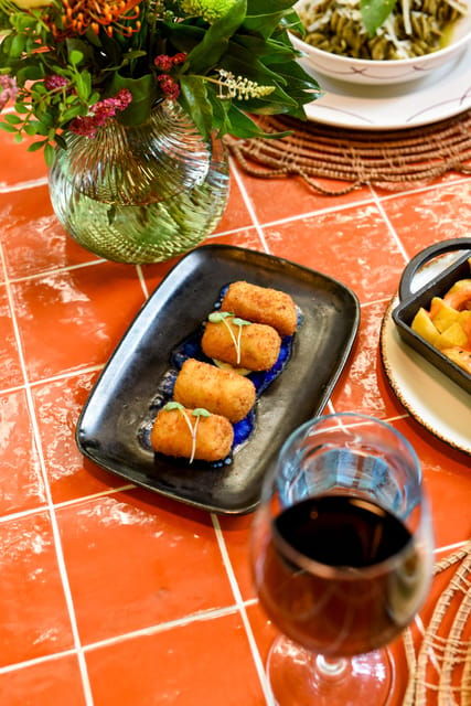 Barcelona: Tapas Tour in Modernist Monuments and Hidden Gems - Meeting Point and Essentials