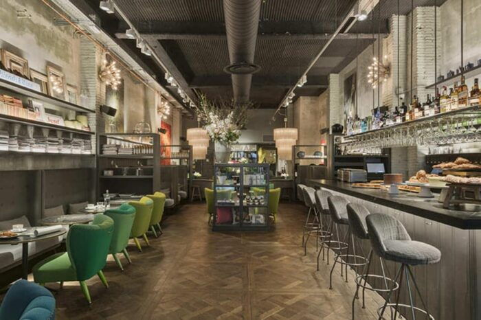 Barcelona: Tapas Tour in Modernist Monuments and Hidden Gems - Luxurious Dining: Café De La Pedrera