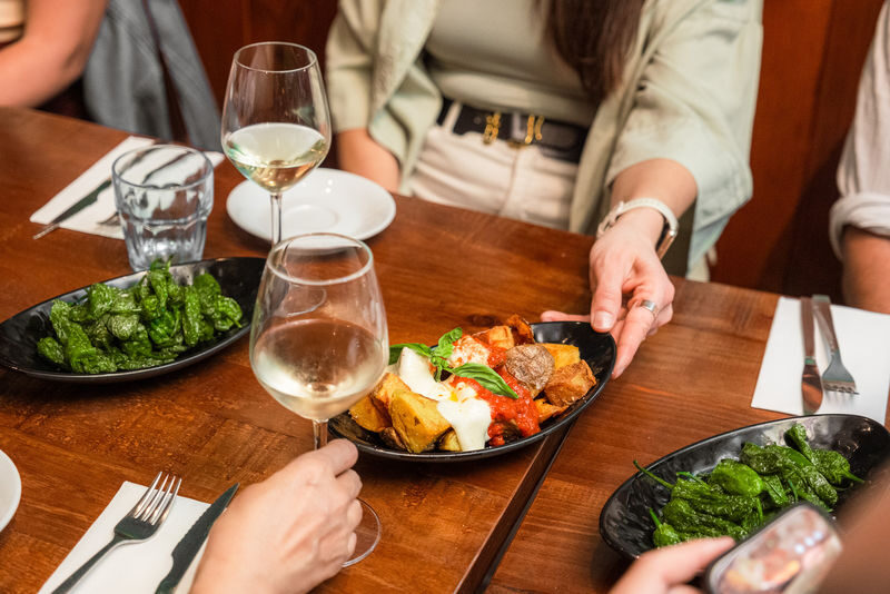 Barcelona Tapas Tour with Drinks: Hidden Taverns & Culture - Paella and cava close the route in the Gothic Quarter