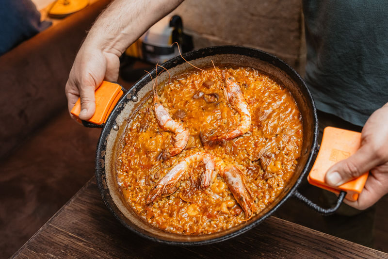 Barcelona Tapas Tour with Drinks: Hidden Taverns & Culture - Should you book the Barcelona tapas tour?