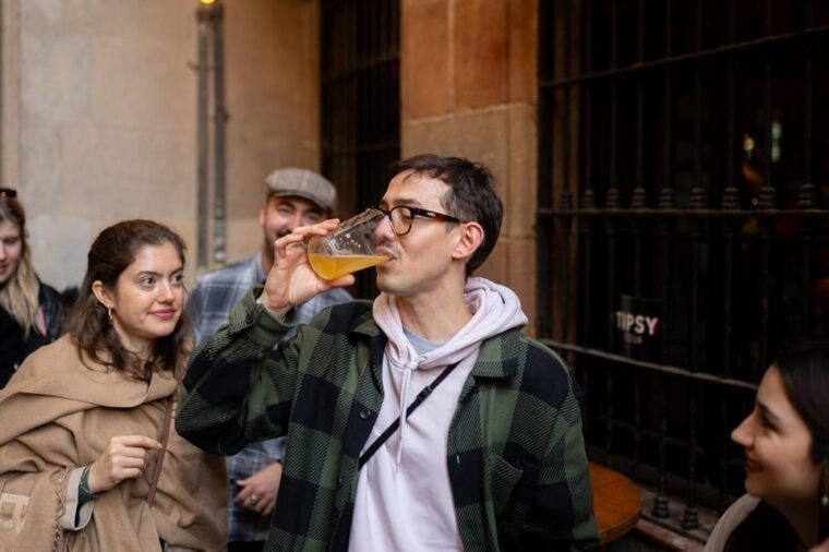 Barcelona: Tapas Tour With Food Tastings And Drinks - Neighborhood Discoveries