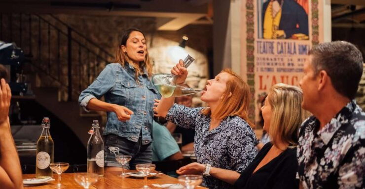 Barcelona: Tapas & Wine Private Walking Tour With Local Food - Experience