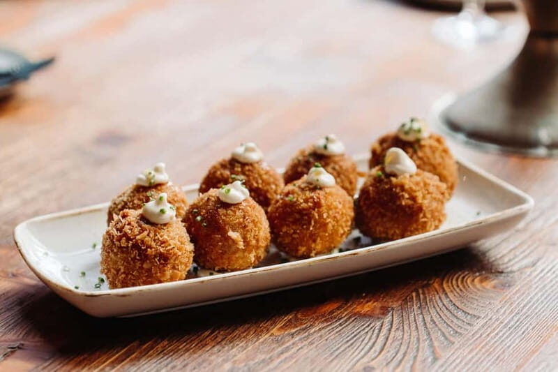 Barcelona: Tapas & Wine Tour in Born & Gothic Quarter - A Walkthrough of the Experience