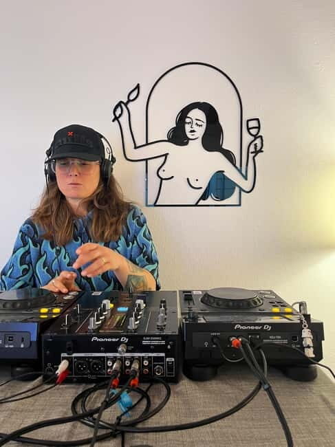 Barcelona: Tarot Reading, Paint &Wine! - In-Depth Review of the Experience