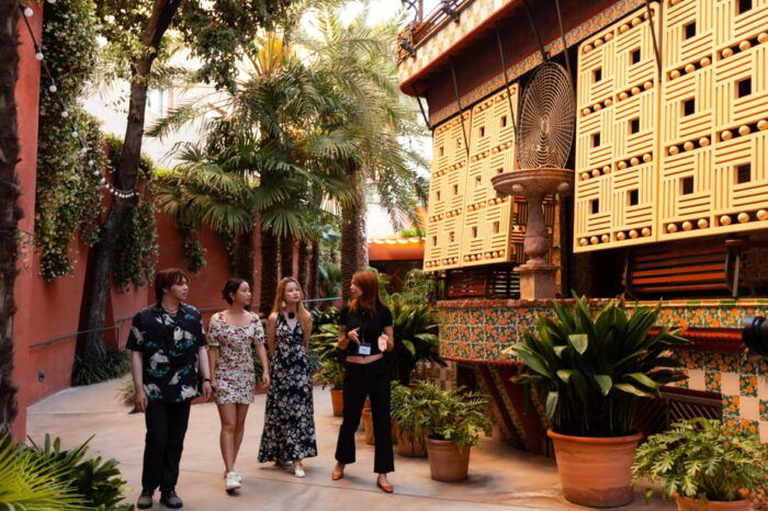 Barcelona: The 3 Gaudí Houses Tour - Barri De Gràcia Guided Tour