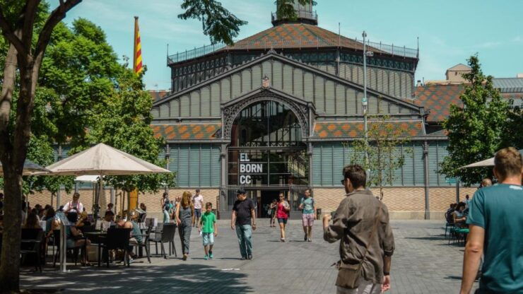 Barcelona the Essentials and Secrets of the “Eixample” - Architectural Gems of Eixample