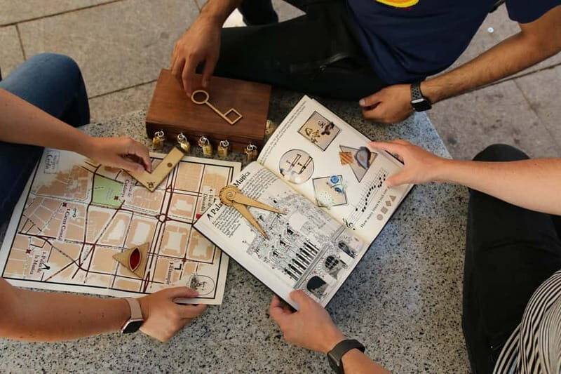 Barcelona: The Search for the Snake Stone City Treasure Hunt - Barcelona: The Search for the Snake Stone City Treasure Hunt