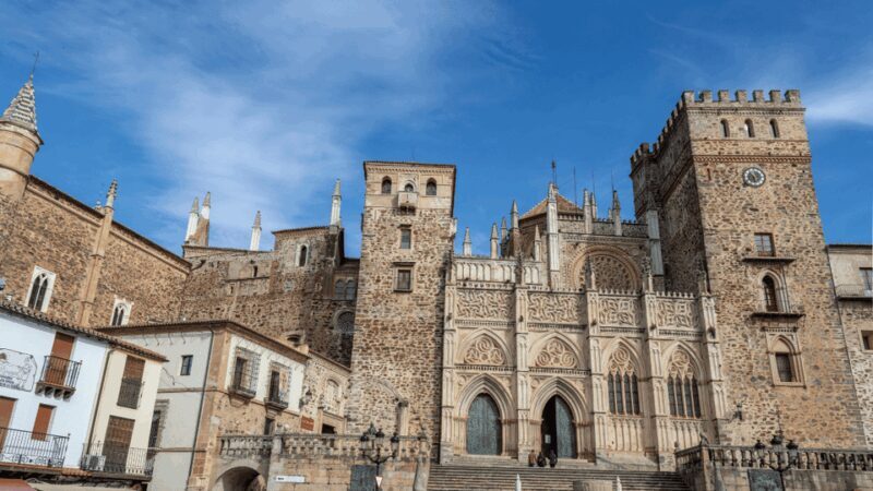 Barcelona: The Search for the Snake Stone City Treasure Hunt - What’s Included and What’s Not?