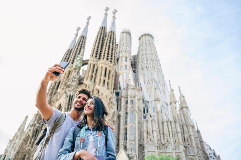 Barcelona: Tickets to Sagrada Familia, Romans & Jewish Tour - Historical Significance of the Sites