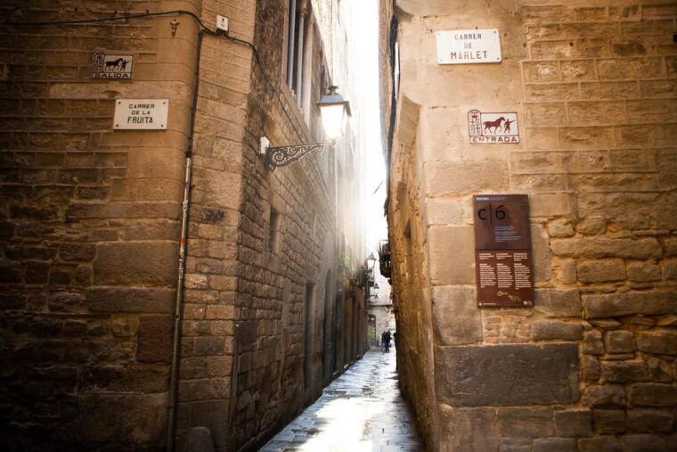 Barcelona: Tickets to Sagrada Familia, Romans & Jewish Tour - Inclusions and What to Expect