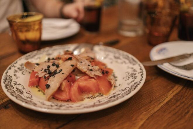 Barcelona: Tipsy Tapas Food Crawl Walking Tour With Tastings - Full Description