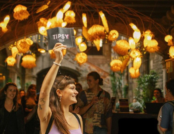 Barcelona: Tipsy Tour Fun Bar Crawl With a Local Guide - Tour Experience