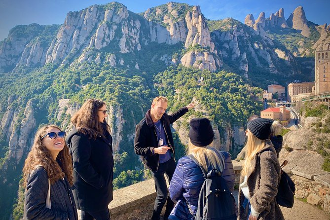 Barcelona to Montserrat: Guided Tour & Return Bus Transfers - Included Services