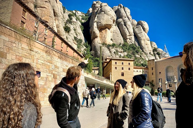Barcelona to Montserrat: Guided Tour & Return Bus Transfers - Important Information