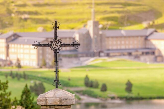 Barcelona to Vall De Núria: Pyrenees Mountain Wander Tour - Inclusions