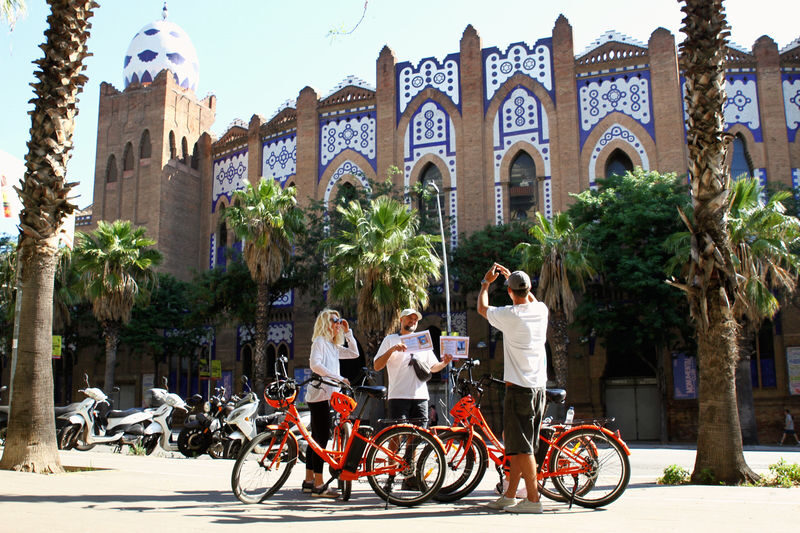Barcelona Top 20 Bike & E-Bike Tour with Local Guide - Should you book this Barcelona bike tour?