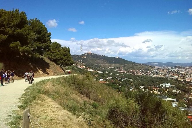 Barcelona Tour Contrasts 4 Hours -Reduced Group Pick up Hotel From Barcelona - Pricing and Booking Details