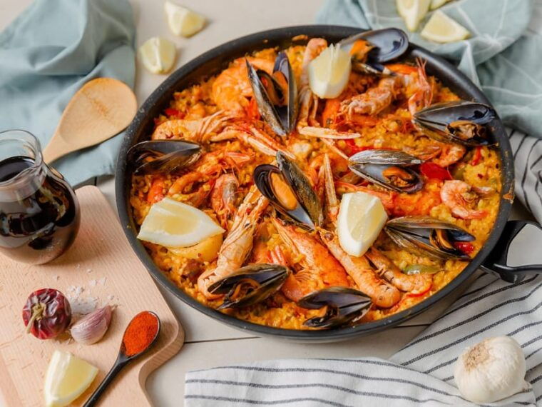 Barcelona: Tour: Mussels, Rice Plantation and Paella - Cultural Experience