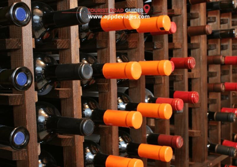 Barcelona: Tour Private Montserrat, Wines & Sitges - Key Points