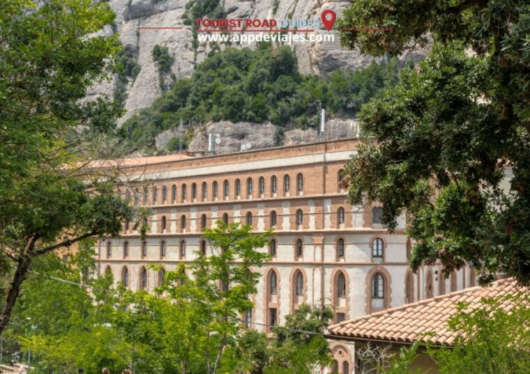 Barcelona: Tour Private Montserrat, Wines & Sitges - Montserrat Museum