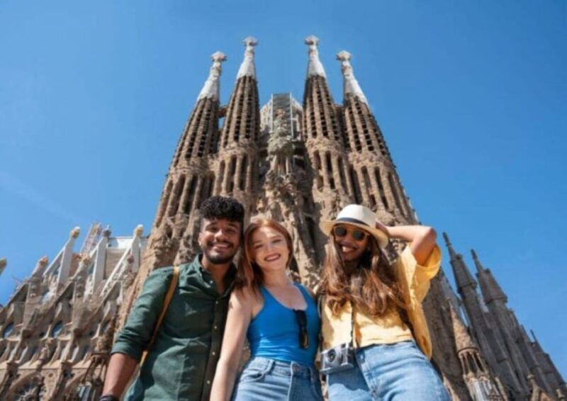 Barcelona Tour: Walking 2 Hours - Good To Know