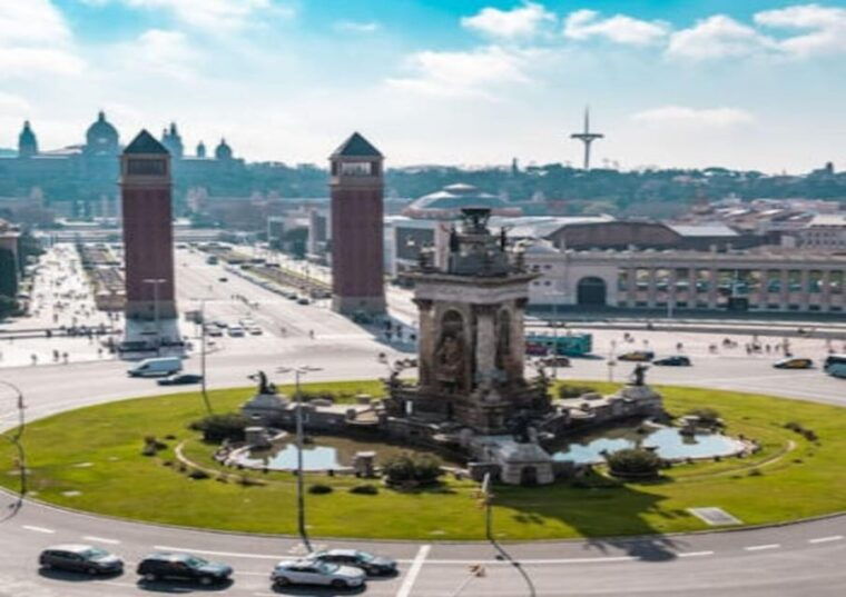 Barcelona Tour: Walking 2 Hours - Olympic Village and Barceloneta Tour
