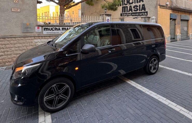 Barcelona: Transfer to Costa Brava - Service Description