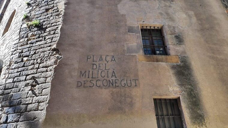 Barcelona Uncovered: A Unique Walking Adventure - Engaging With the Lively Street Life