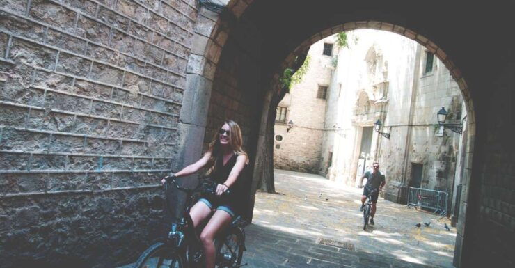 Barcelona: Undiscovered Secrets of Picasso on E-Bike - Picassos Hidden Art Influence