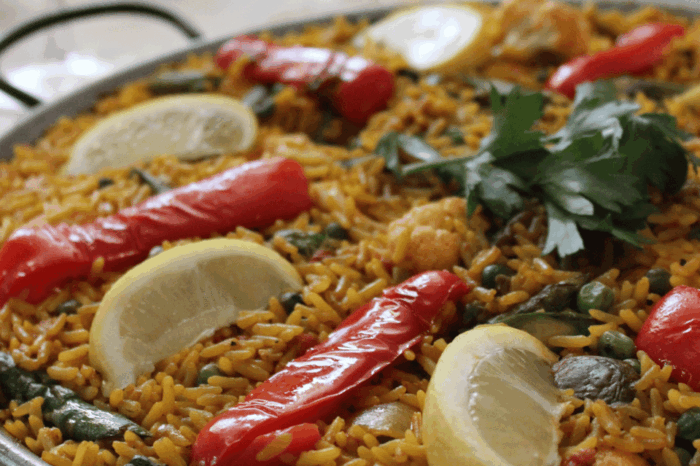 Barcelona: Vegan Paella and Traditional Rice Dishes - Arròs Negre