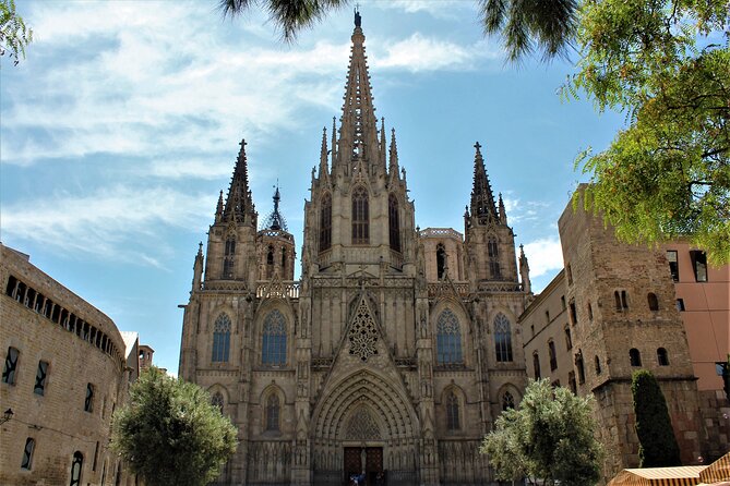 Barcelona Walking Tour Gothic Quarter and Ramblas Boat Trip - Highlights of the Barcelona Walking Tour