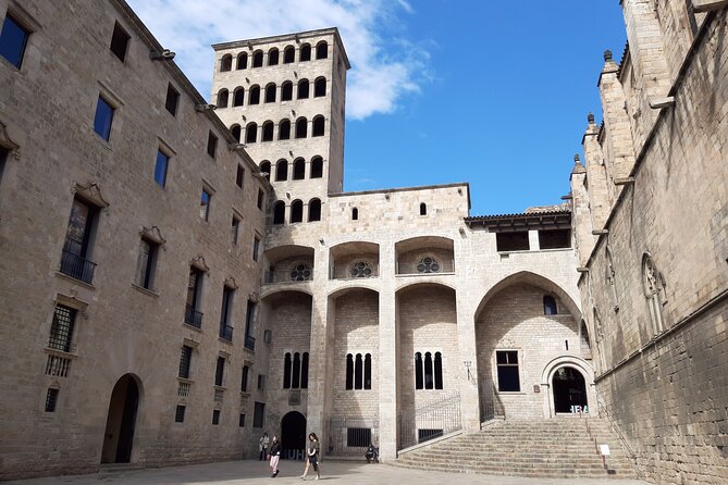 Barcelona Walking Tour Gothic Quarter and Ramblas Boat Trip - Discovering the Charm of the Ramblas