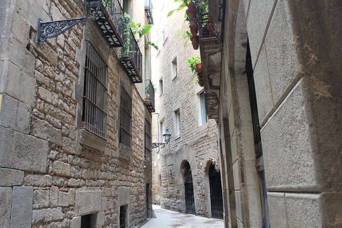 Barcelona Walking Tour Gothic Quarter and Ramblas Boat Trip - The Sum Up