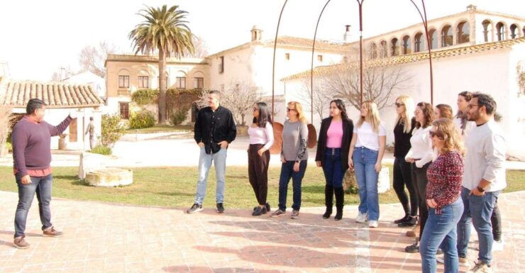 Barcelona: Wine & Sparkling Wine Premium Tour - Vineyard Visits and Vinification Process