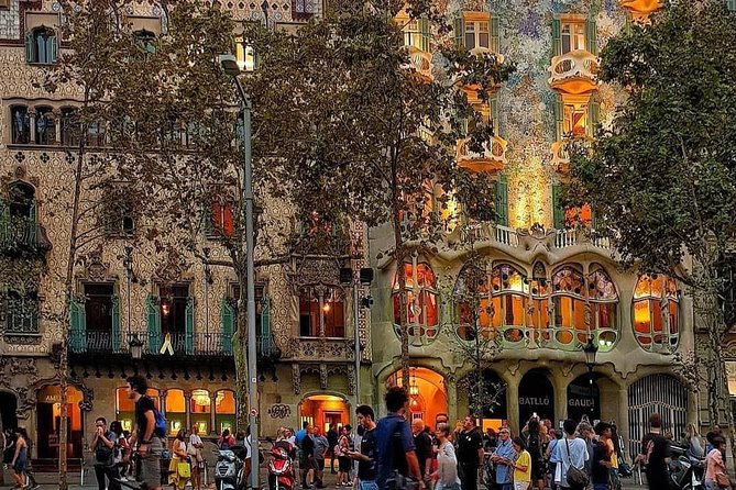 Barcelona With Private Guide : Gaudi & Sagrada Familia Skip the Line Entrance - Whats Included
