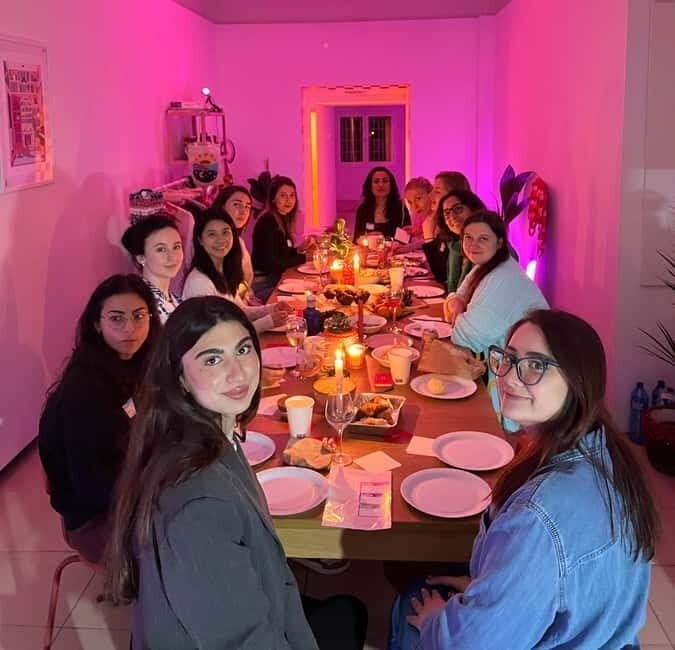 Barcelona: Women's Craft Night with Wine and Nibbles - Good To Know