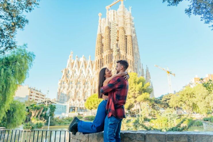 Barcelona: Your Own Private Photoshoot at Sagrada Familia - Booking and Flexibility