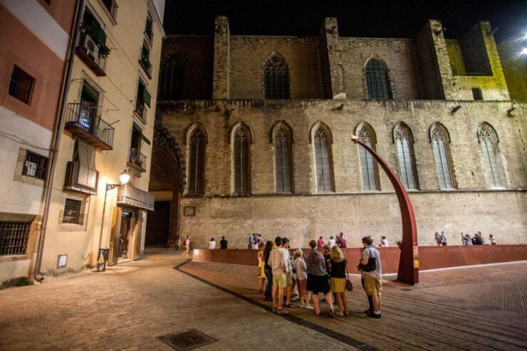 Barcelonas Dark History Night Tour in English - Tour Experience