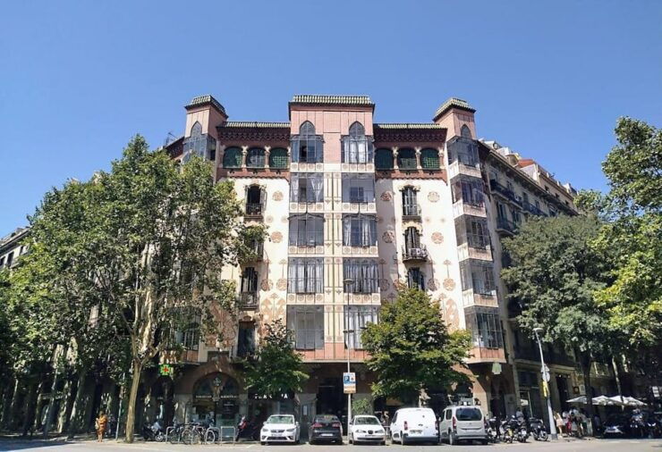 Barcelonas Modernism Art - Good To Know