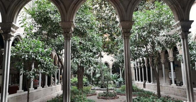 Barcelonas Modernism Art - Culinary Delights in Cafes