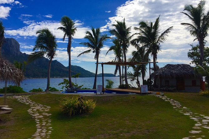 Barefoot Kuata Day Cruise From Denarau - Explore Honeycomb Rock Formations and Volcanic Peaks