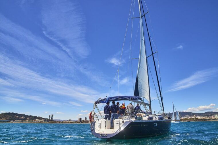 Barefoot: Private Sailing Cruise in Barcelona - Meeting and Preparation
