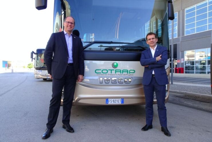Bari: Bari Airport Transfer To/From Foggia Train Station - Professional English and Italian-Speaking Drivers