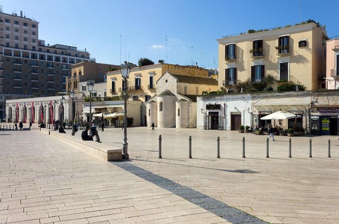 Bari By Night City Centre and Seafront Walking Tour - Itinerary Details