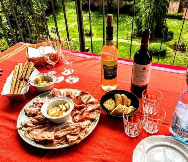 Bari: Market Tour & Authentic Aperitivo at a Locals Home - Local Hospitality and Culture