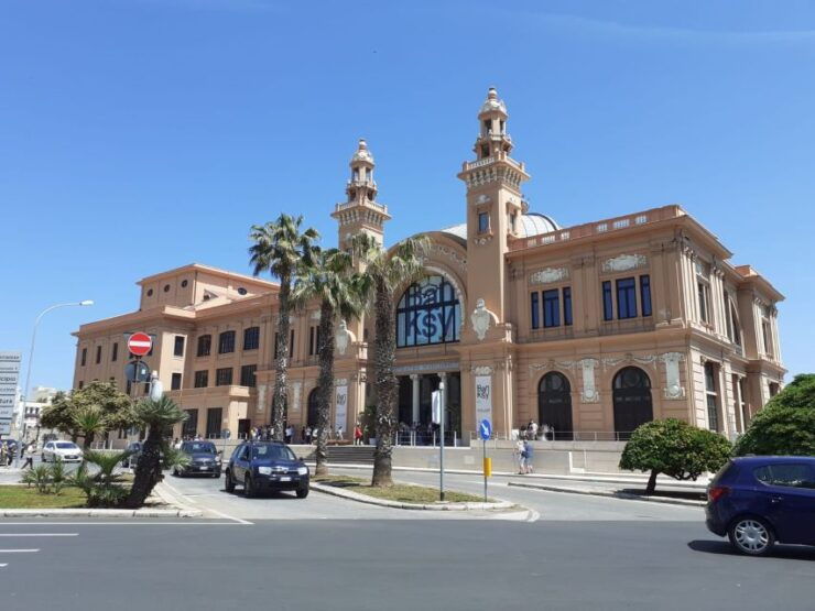 Bari: Old City Highlights Walking Tour - Tour Description