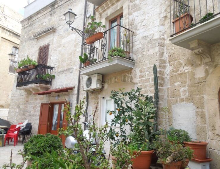 Bari: Private Food and Walking Tour - Activity Details