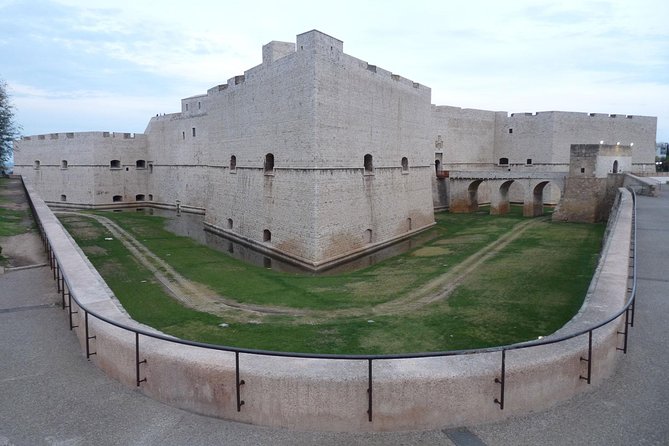 Barletta Private Tour: the Town of Challenge - Castle of Barletta Visit